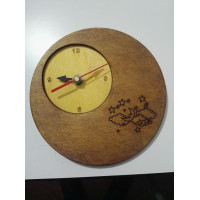 Orologio in legno con base per bimbi. Orologio in legno con base per bimbi.